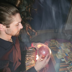 ο Lectura psíquica de tu piedra preciosa de la suerte: lectura de energía de cristal Lectura de cartas del tarot el mismo día 98% Precisión Psíquico confiable Dereek