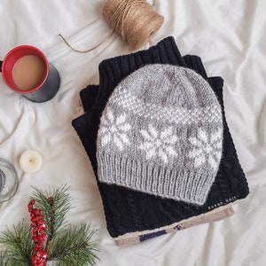 KNITTING PATTERN / Snowflakes Hat / Beanie Knitting Pattern / Pompom Hat Knitting Pattern / Knit Pattern image 2