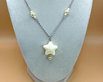 Pale Yellow Star Necklace in Silver 18.5in