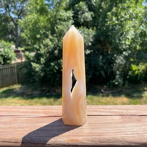 Banded Agate Tower w/ Druzy Portal, Crystal tower, Yellow Crystals, Statement Piece, Home Décor, Crystal Point, Point Tower, Druzy, Natural