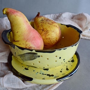 Modern ceramic fruit colander, Berry colander, Ceramic kitchen accessory, Pottery kitchenware, Home decor