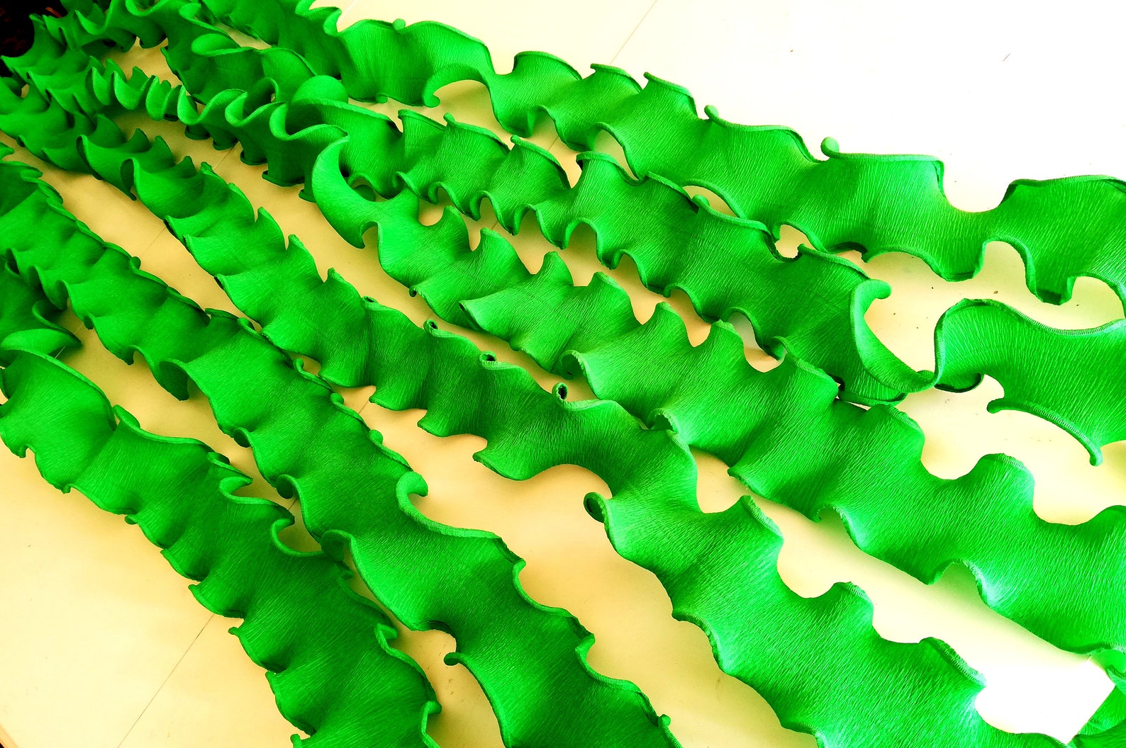 12 large crepe Paper strands seaweed Streamers Backdrop Wall Etsy