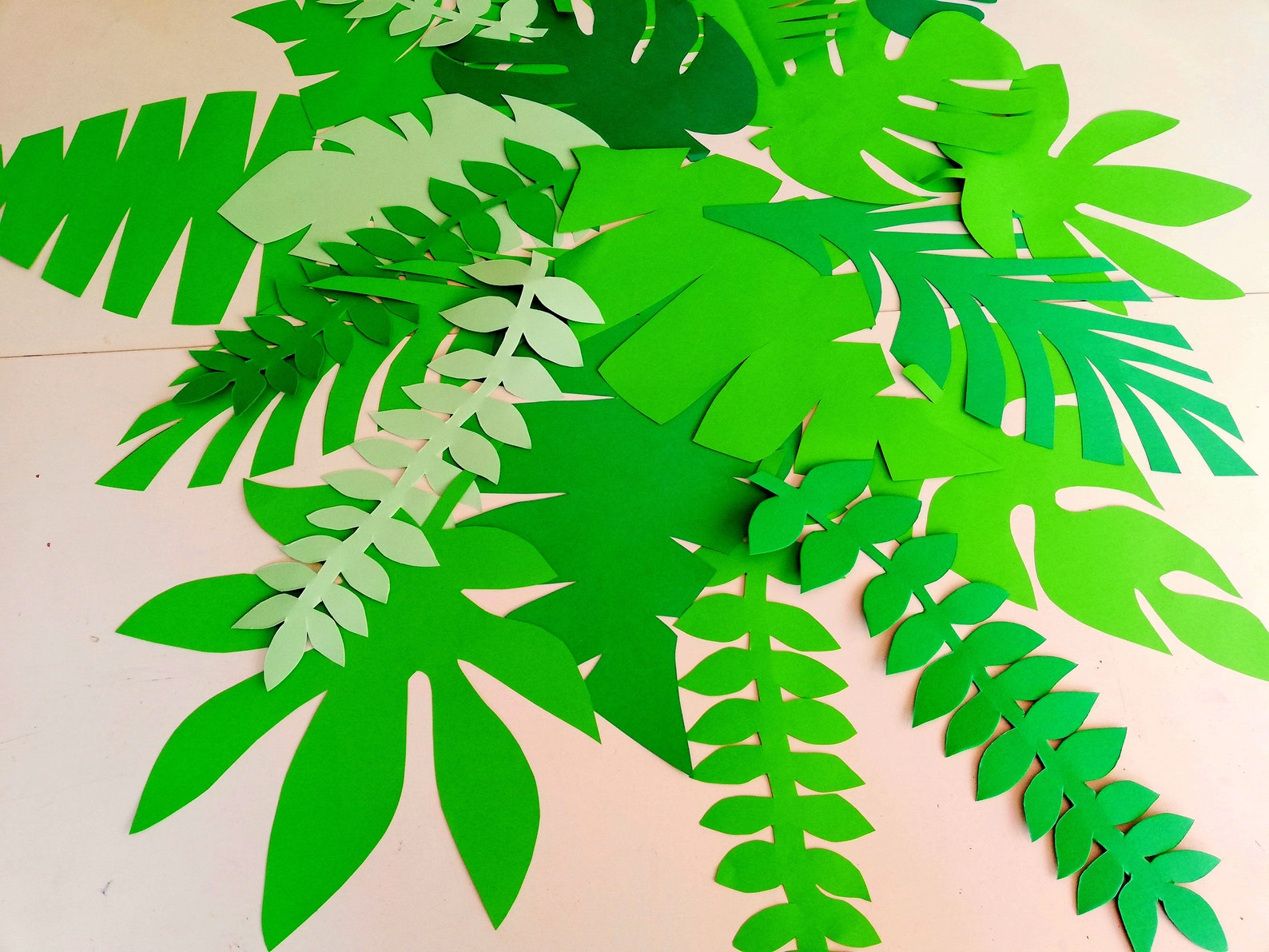 Jungle Large Paper Tropical Leaves Wall Decor, Party Hawaiian Moana ...