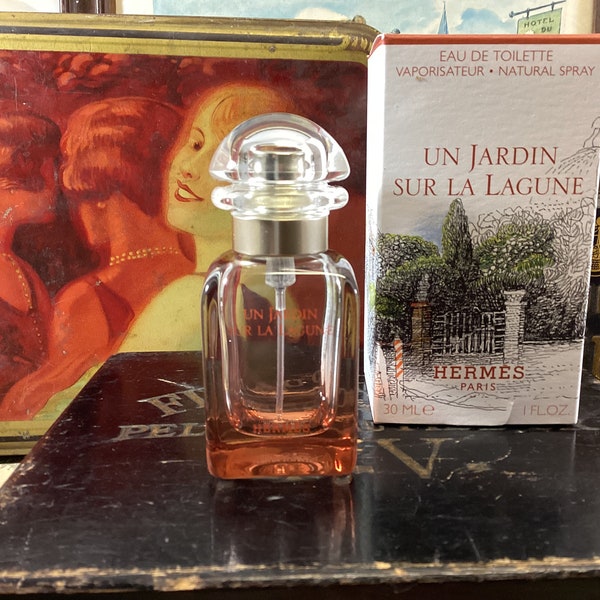 Flacon vide spray naturel Hermes Paris Un Jardin sur la Lagune, décoration boudoir bouteille de parfum, jolie bouteille de parfum vide