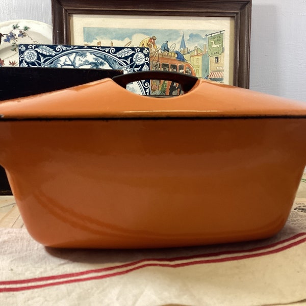 vintage Le Creuset La Coquelle Cocotte Raymond Loewy fonte émaillée orange - grande et lourde marmite Le Creuset orange avec couvercle