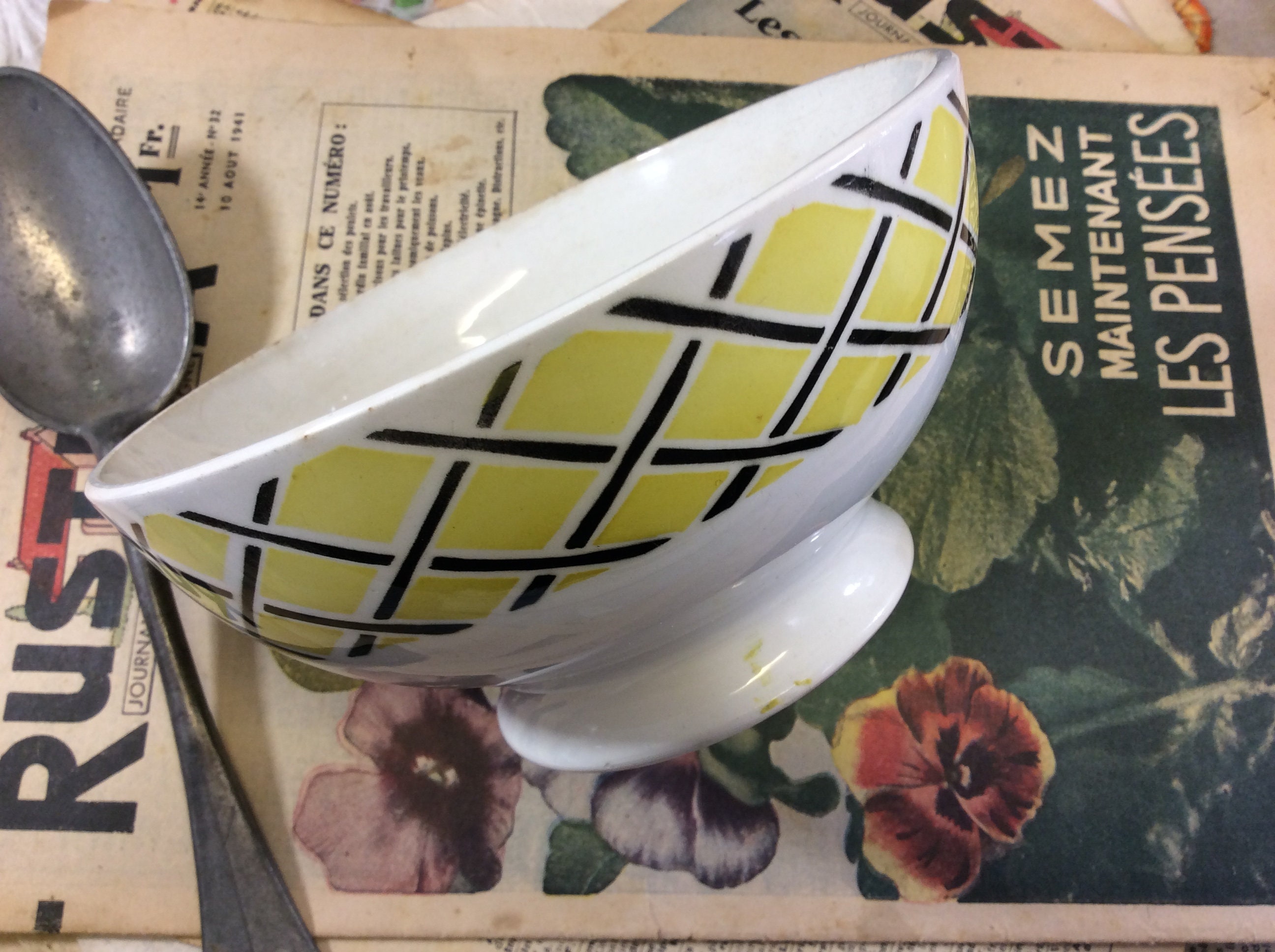 Français Vintage Yellow & Black Diamond Pattern Cafe Au Lait Bowl, Breakfast Bowl, Français Badonvil