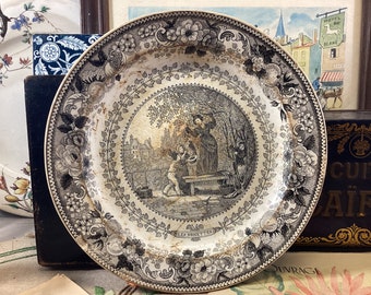 Antique Ironstone Louis Lebeuf Montereau Plaque décorative des années 1800 - Antique Montereau Black Transferware Story Plate sur la cueillette des noisettes