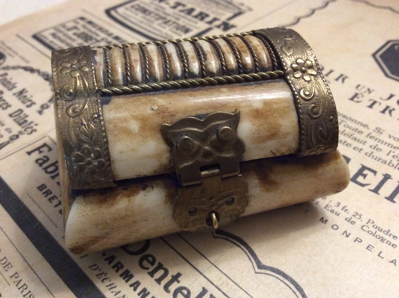decorative ring box