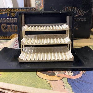 Portasigarette e dispenser vintage di ispirazione asiatica - Portasigarette e dispenser con decorazioni di ispirazione giapponese -