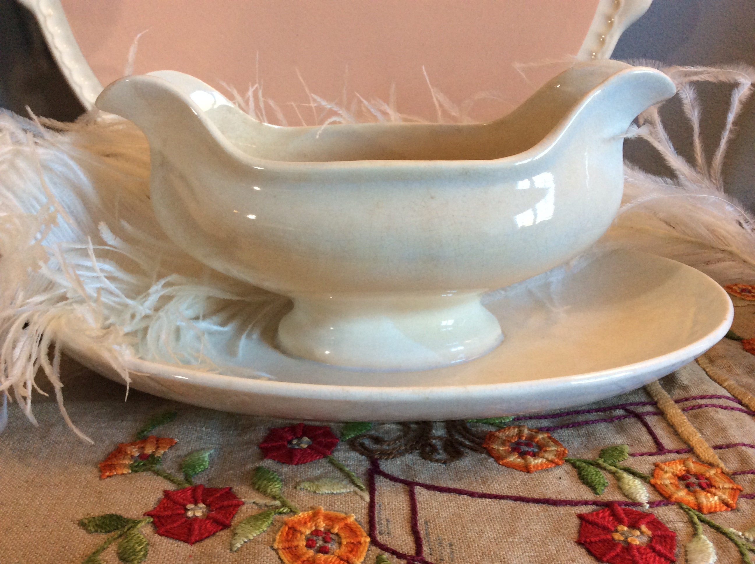 Antique Opaque de Sarreguemines Français Bateau Sauce Blanche/Gravy, Soucoupe Céramique Fin Des Anné