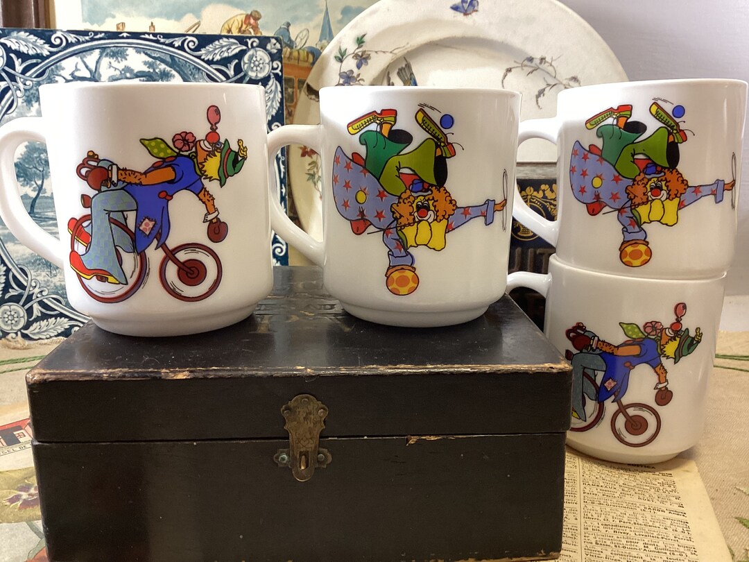 2 Mugs Tasse Arcopal France Clown Cirque Vintage Art de