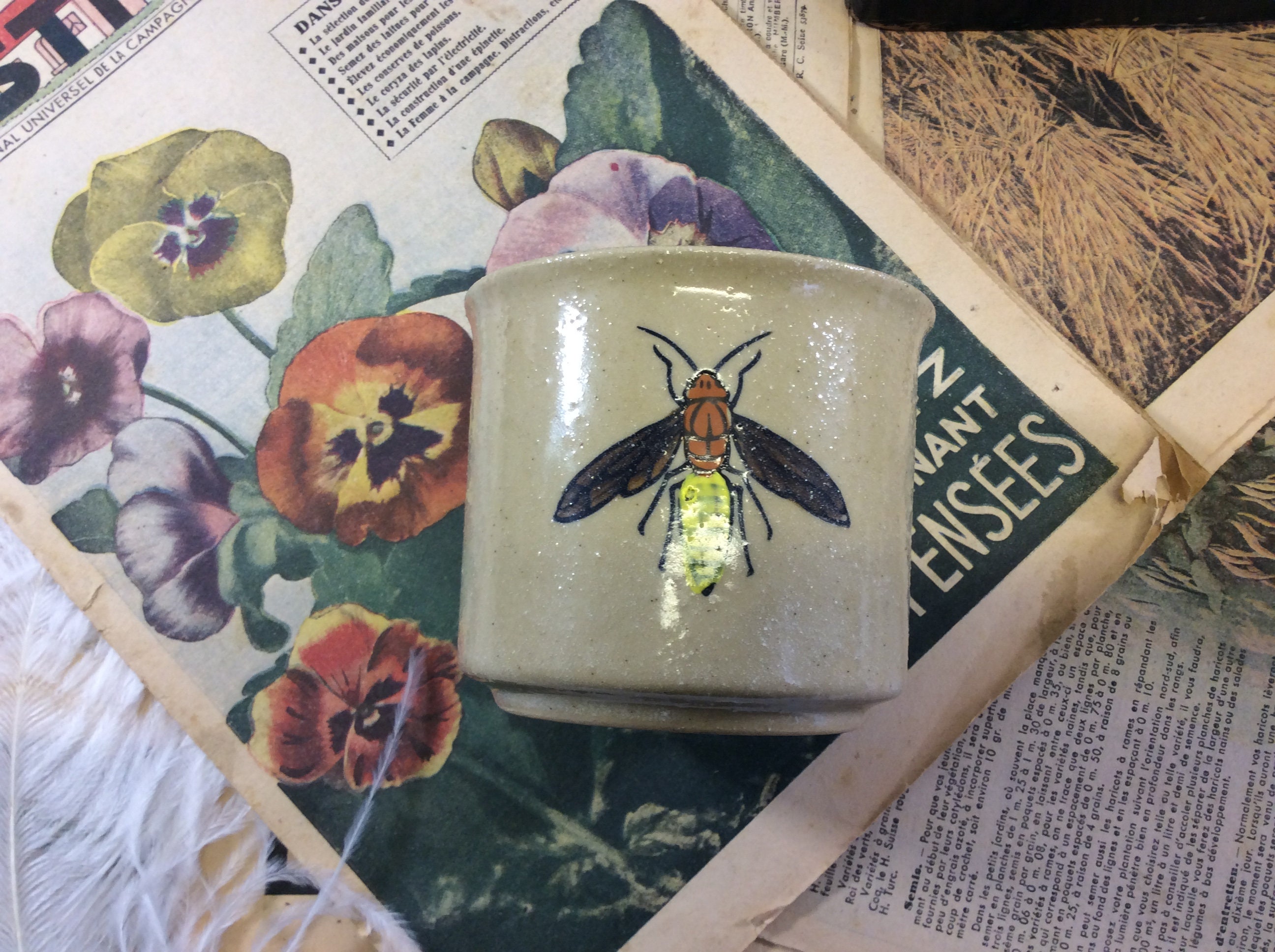 Pot Décoré d'abeilles en Grès - Pot sur Le Thème de La Guêpe Poterie Abeille Guêpe Hornet Insecte Vo