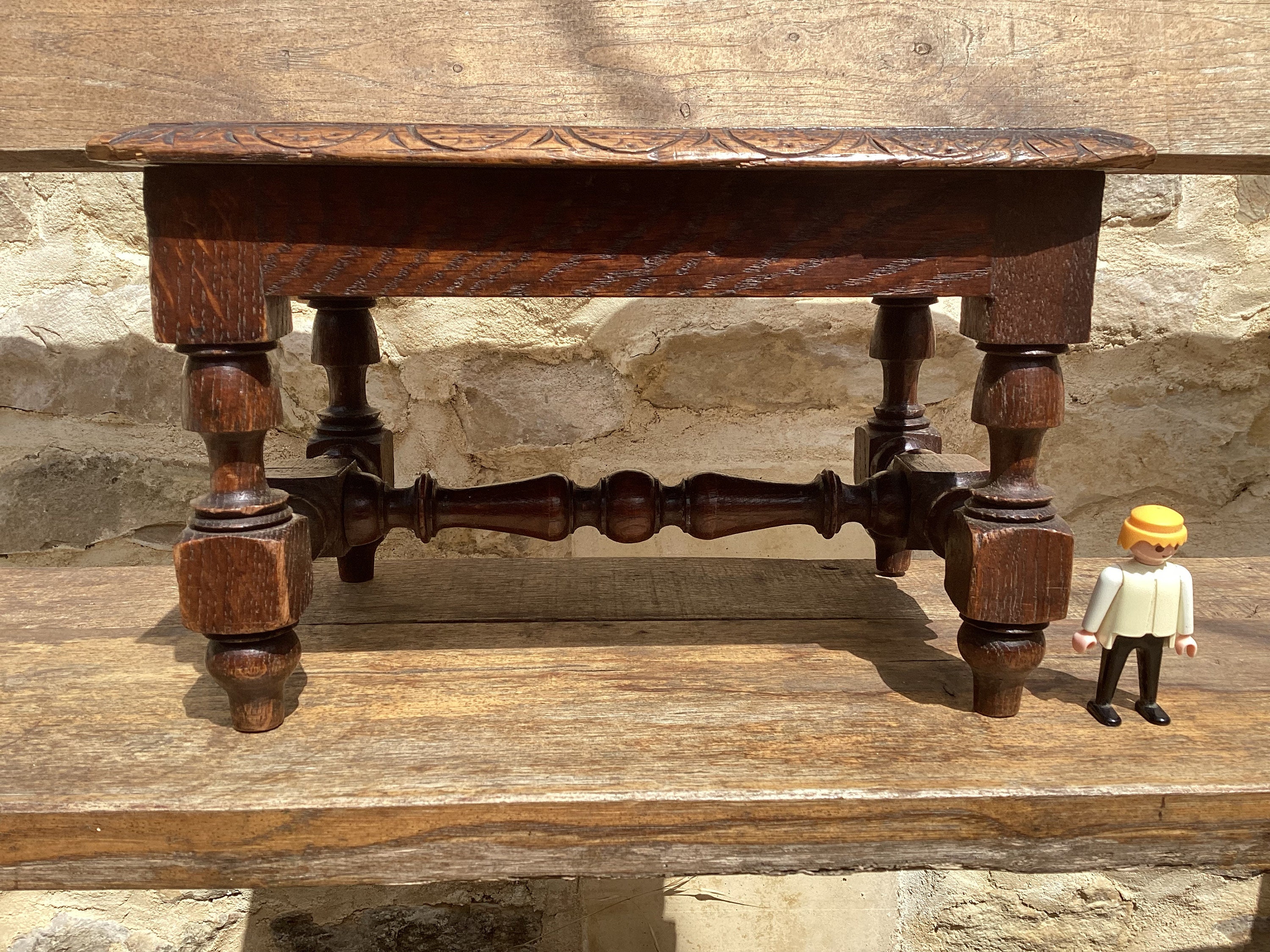 Vintage oak table and stools deals