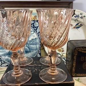 4 French Vintage Large Rosaline Stem Glasses 200 ml. French Vintage Pink Glass. Luminarc Rosaline wine glasses. Large Rosaline Pink Glasses