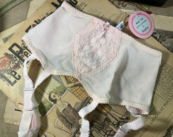 French Vintage Lejaby Pale Pink Suspender Belt - Baby Pink Small size French Vintage Lingerie - Vintage Made in France Pink Garter Belt
