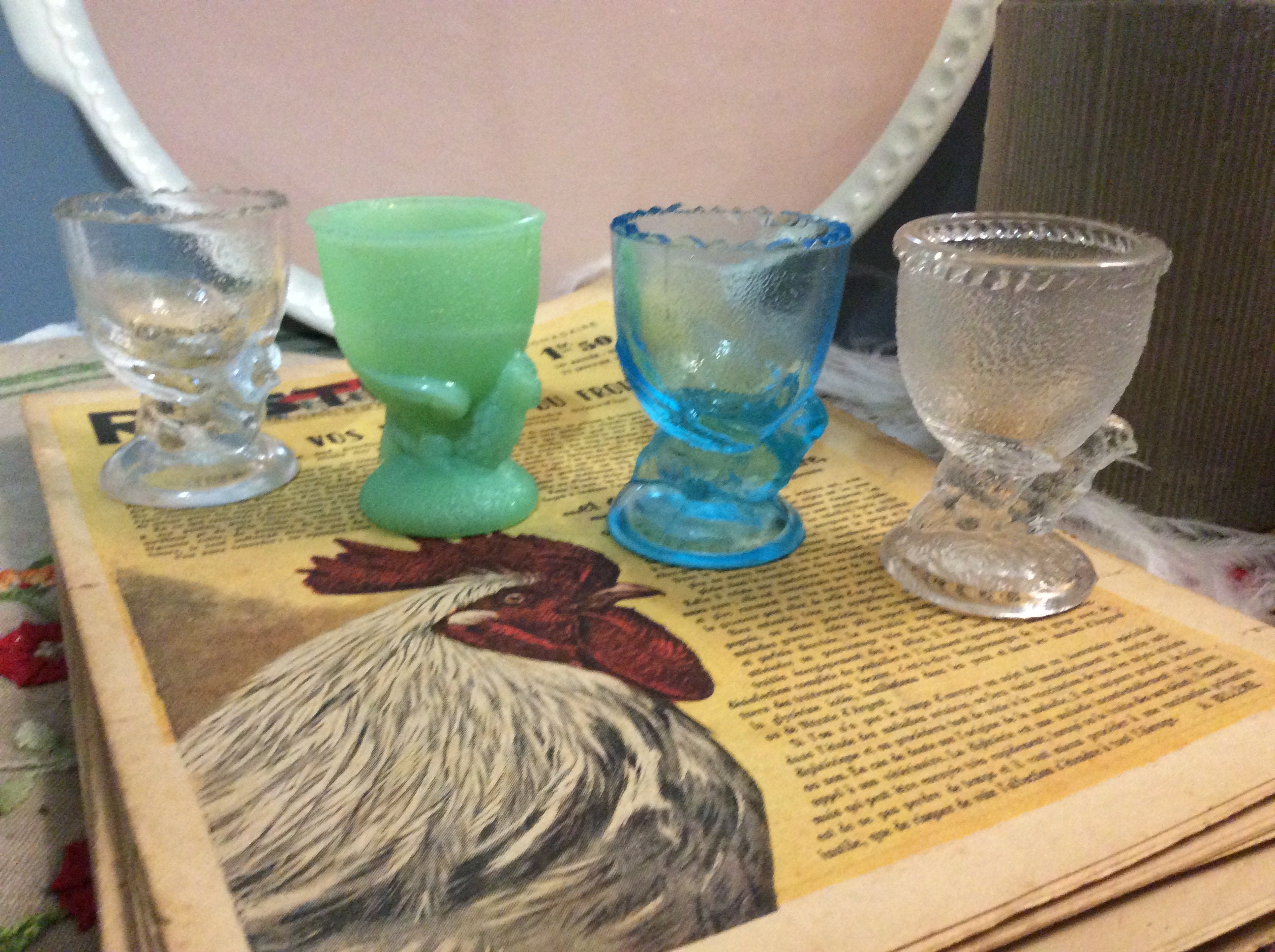 4 Français Antique Chicken Eggcups, Jade Green Milk Glass Eggcup, Vallerysthal Fains Opaline Verte, 