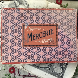 Mercerie ancienne française MERCERIE - boîte à couture ancienne pour filles - petite boîte de rangement ancienne en bois recouverte de papier - boîte en carton