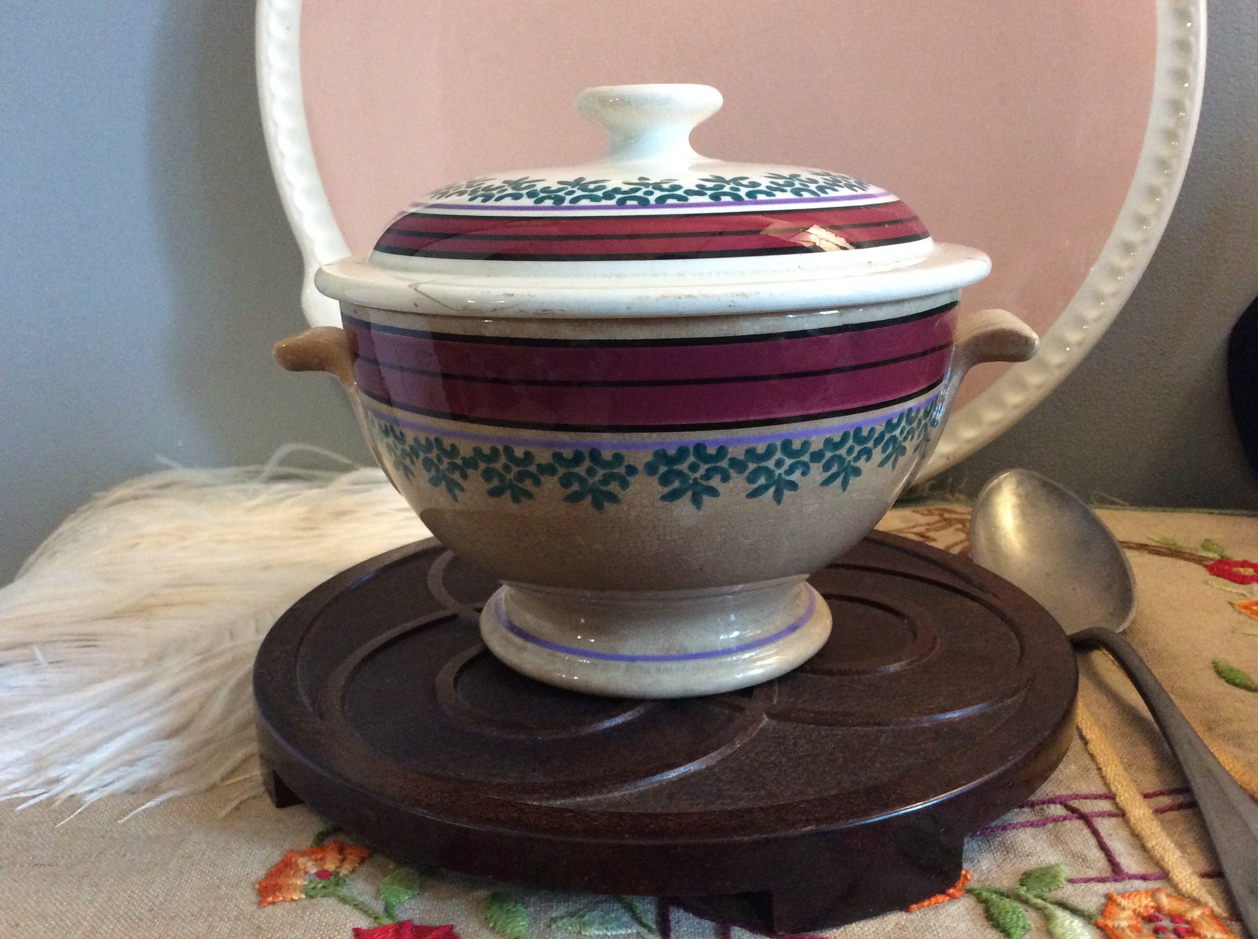 bol à bouillon ancien opaque de sarreguemines avec couvercle, fin des années 1800 terre fer soupière, petite soupière antique teintée thé