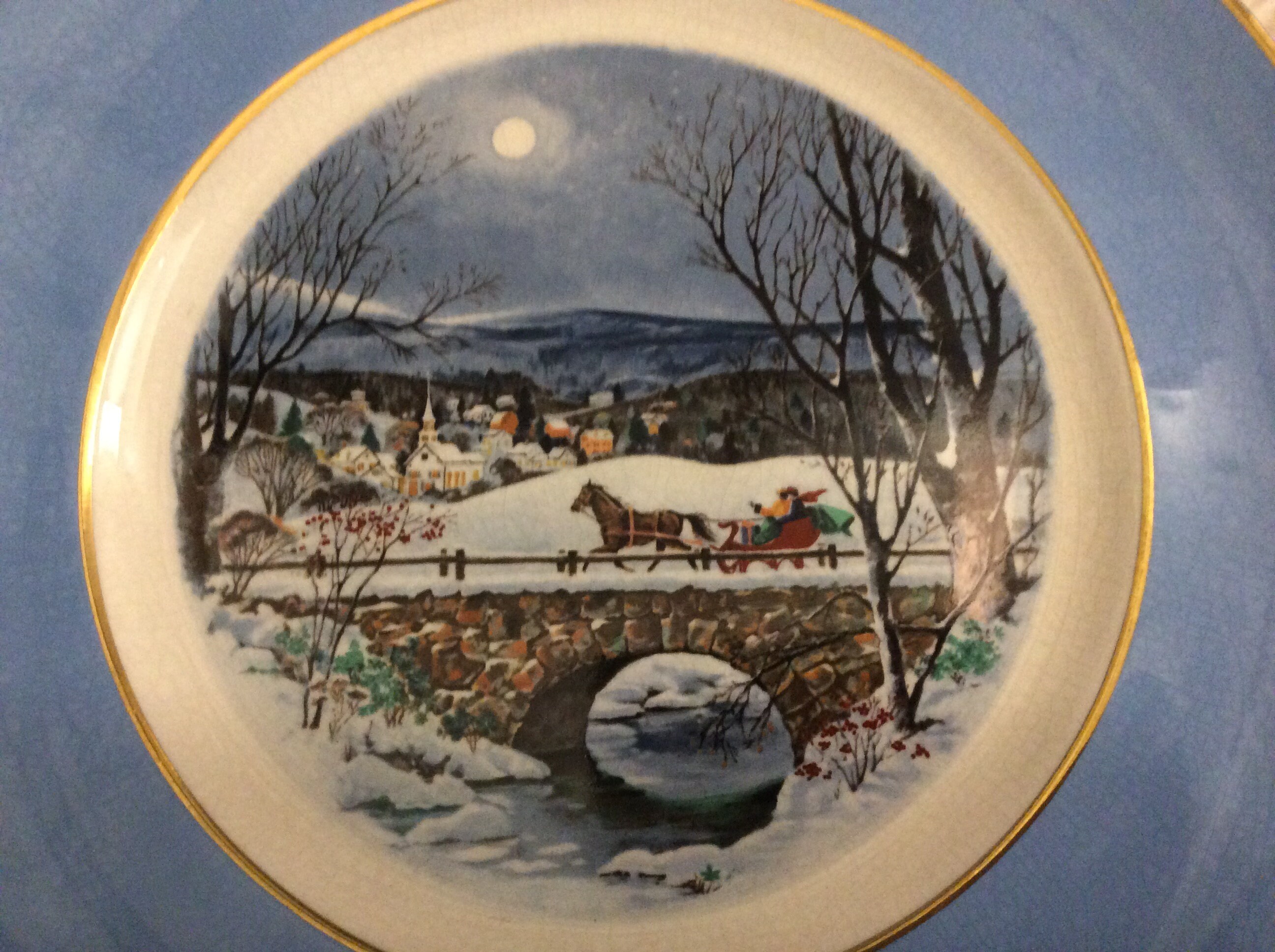 Plaque Décorative de Noël en Céramique Anglaise 1981. Collection d'assiettes Avon, 1981, Avon Collec