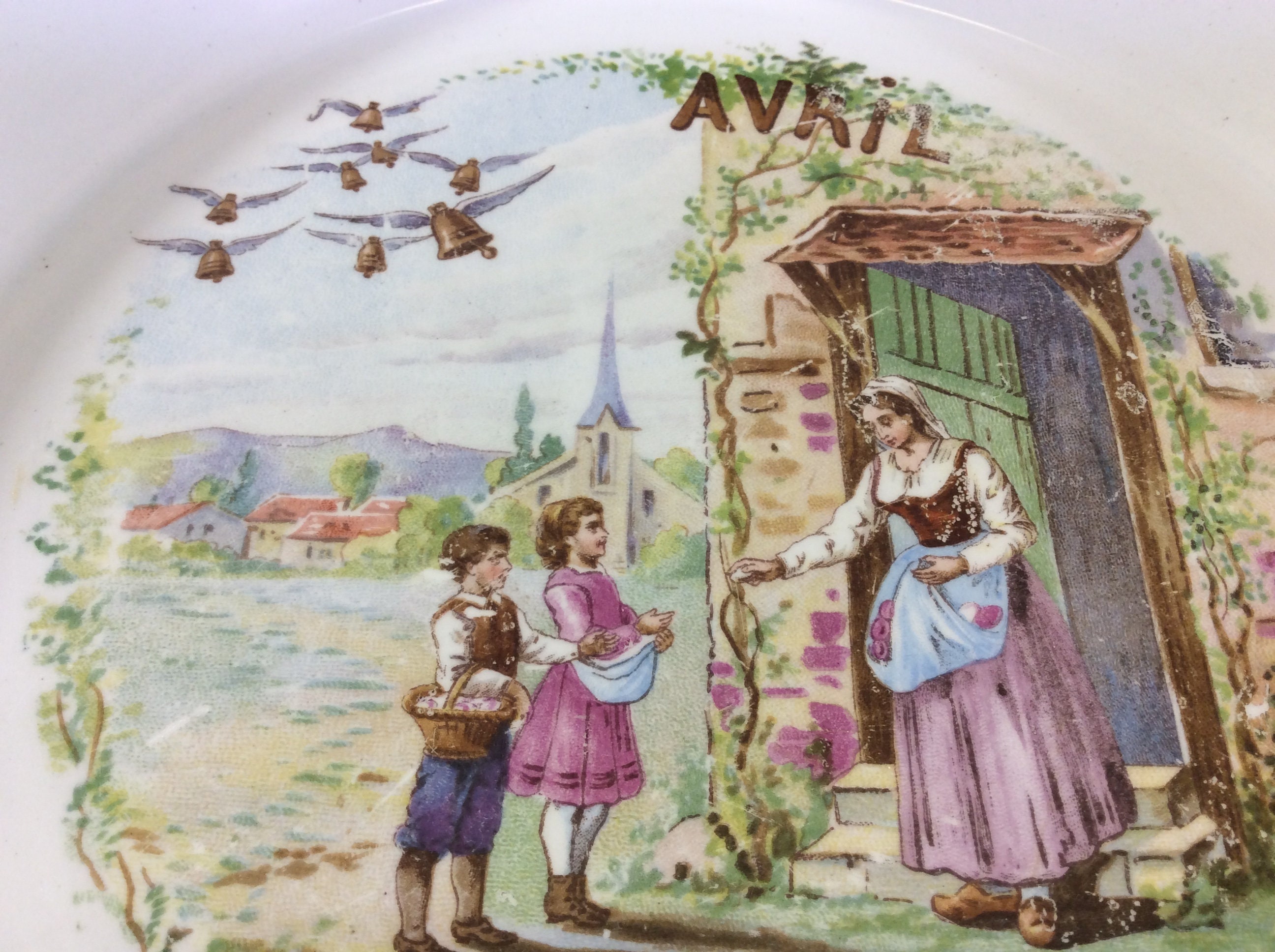 Plateau de Service Pâques Millésimé Français - Cloches Sacrées Volantes Tradition Assiette sur Le Th