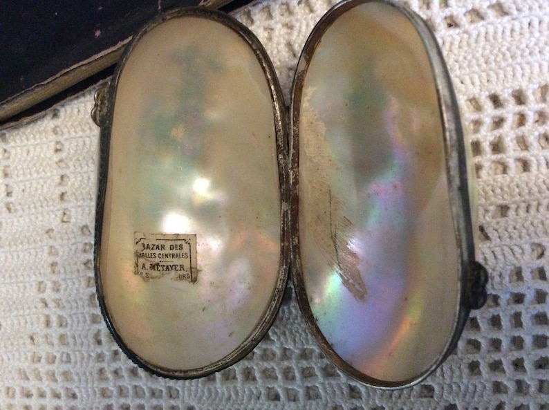 First Communion Souvenir Gift Mother of Pear Trinket Box Antique Mother of Pearl First Communion gift Rosary Beads Box