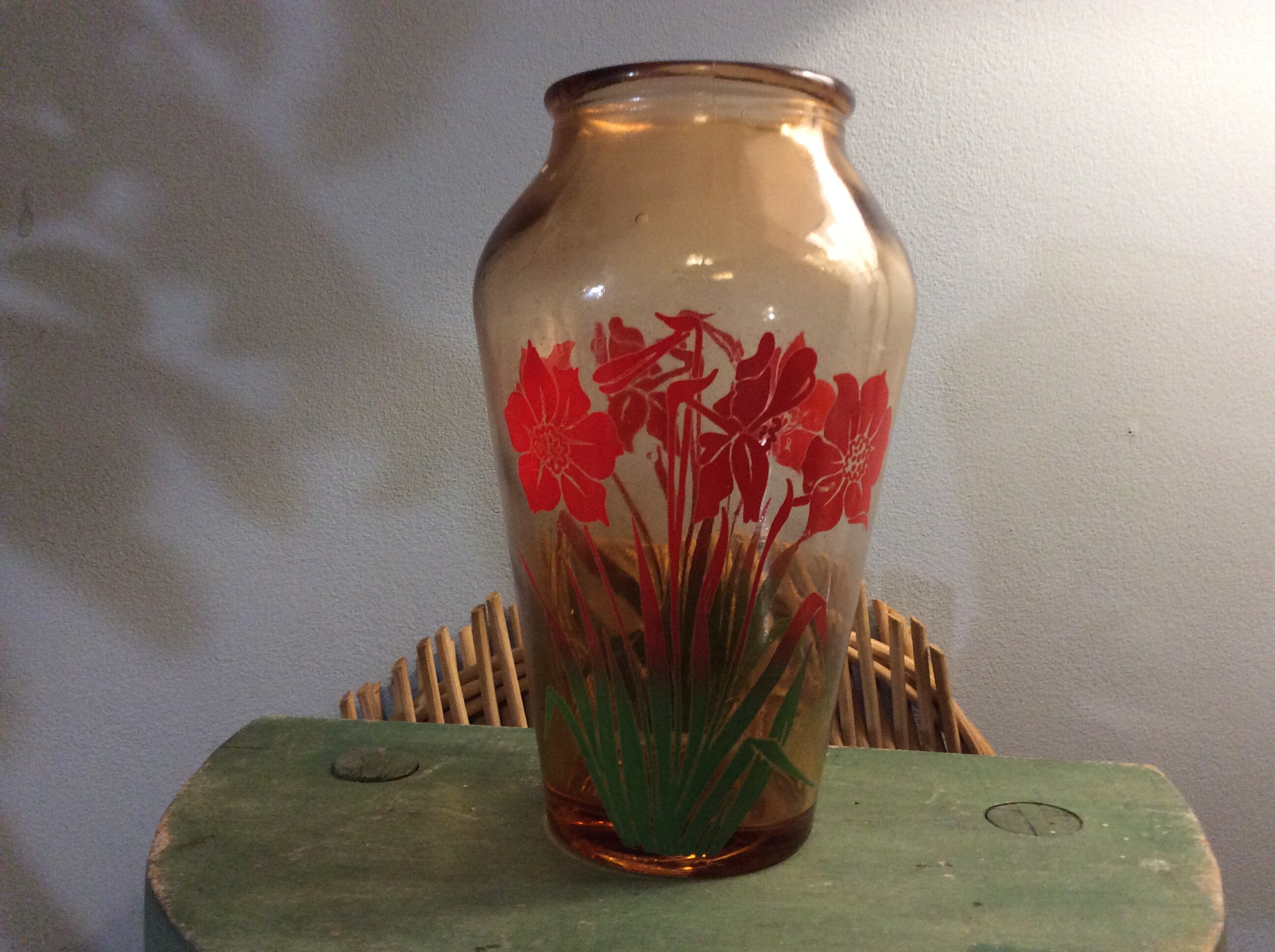 Français Vase en Verre de Pêche Rose Vintage. Vase Rose. Décor Red Deaffodils. Français Du Milieu Si