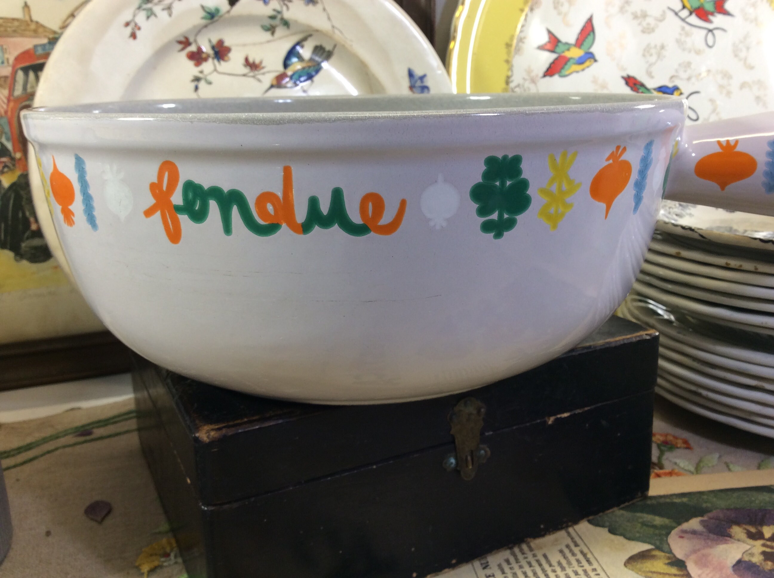 Grand et Lourd Français Vintage Le Creuset Légumes Pot à Fondue Décoré, en Émail Mot Français, Fondu