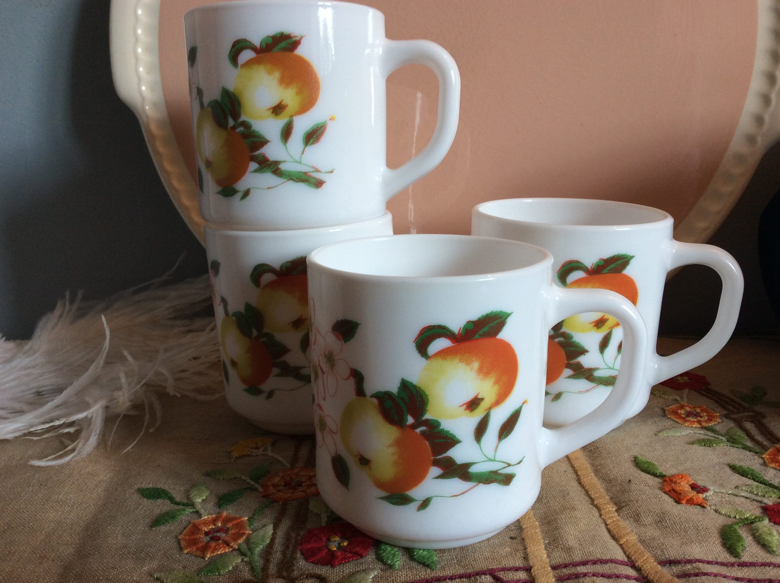 4 Français Vintage Arcopal Country Kitchen Apple Mugs, Tasses Arcopal, Pommes et Fleurs de Pommes, P