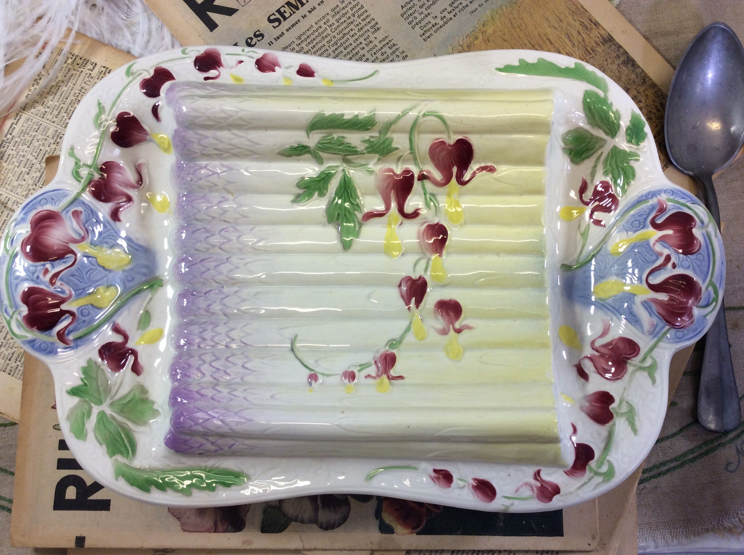 Français Antique St Clement Asparagus Platter - Majolica Serving Assiette de Fleurs Cœur Saignant Ma