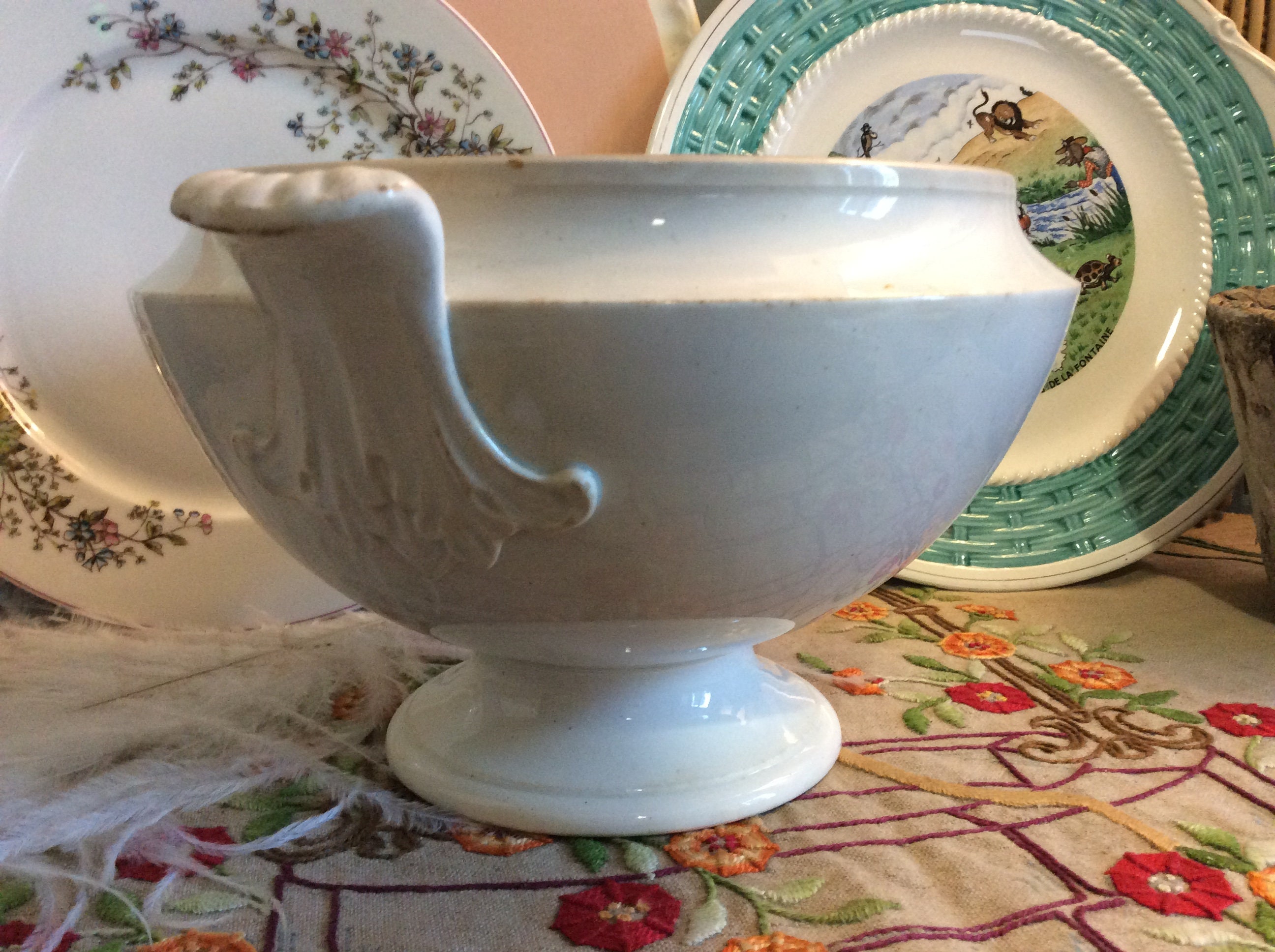 Antique David Johnson Jules Vieillard Bordeaux Blanc Tureen - Angoissé Antique D. J. Vieillard