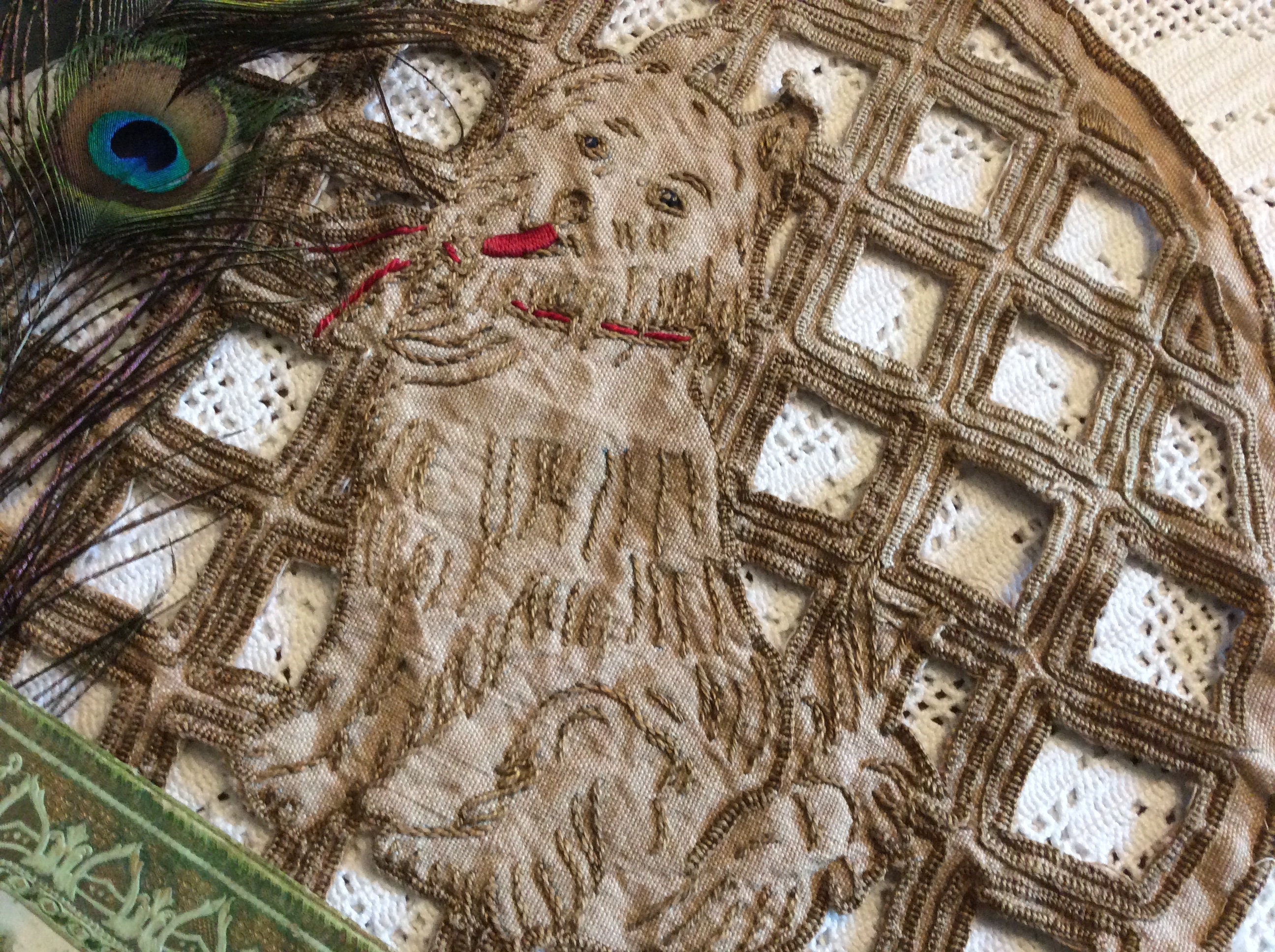 Old Hand Broded Doily - Français Vintage Brodé Terrier Dog Cairn Napperon Brodé Main Ancien