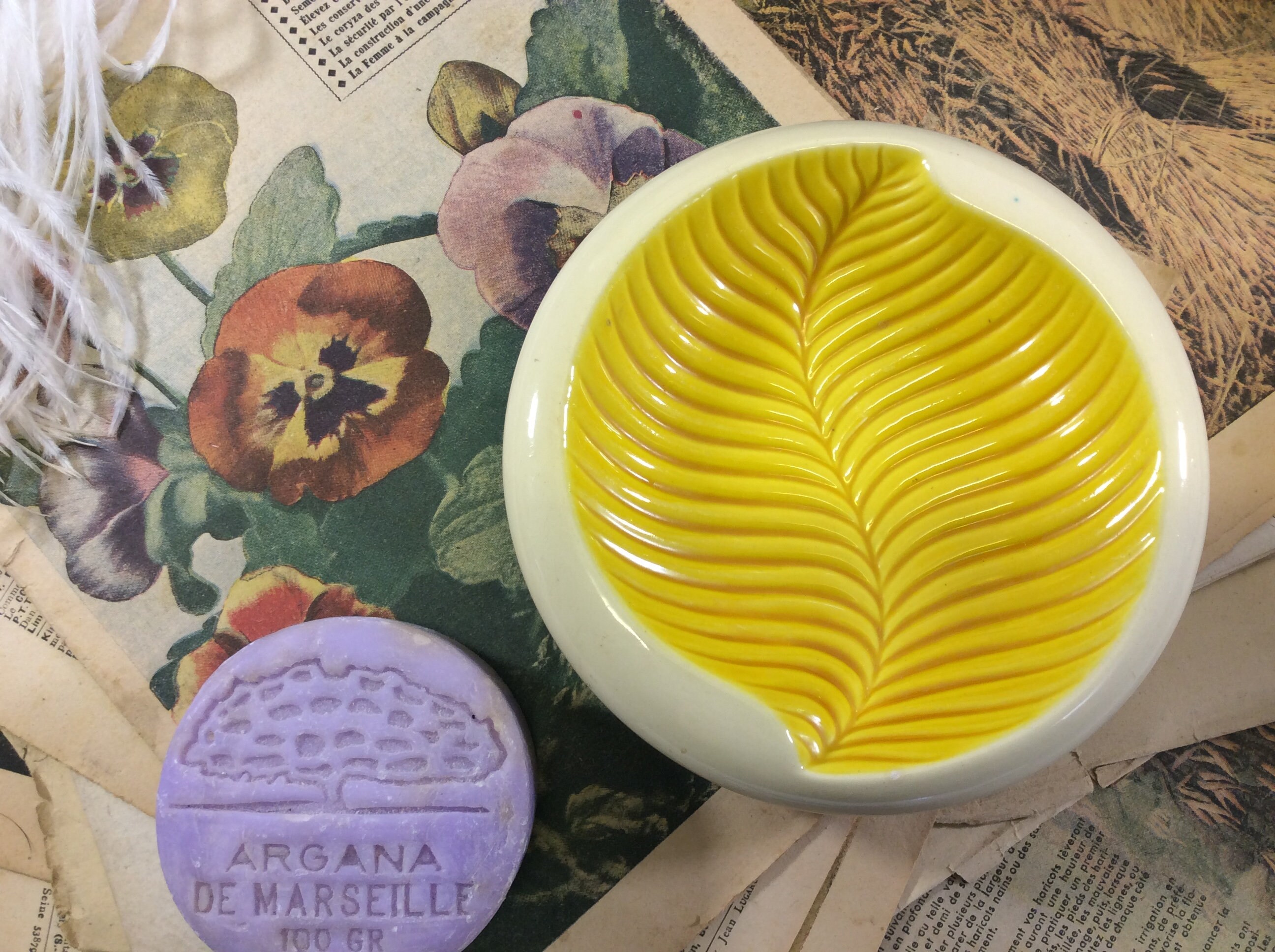 Vintage Yellow Leaf Design Petit Plat, Plateau Bibelot à Feuilles Jaunes, Décor Boudoir, Porte-Savon