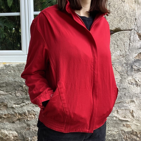 Blouson aviateur rouge Electre Paris vintage pour femme, veste courte rouge pour femme avec fermeture éclair sur le devant et poches latérales