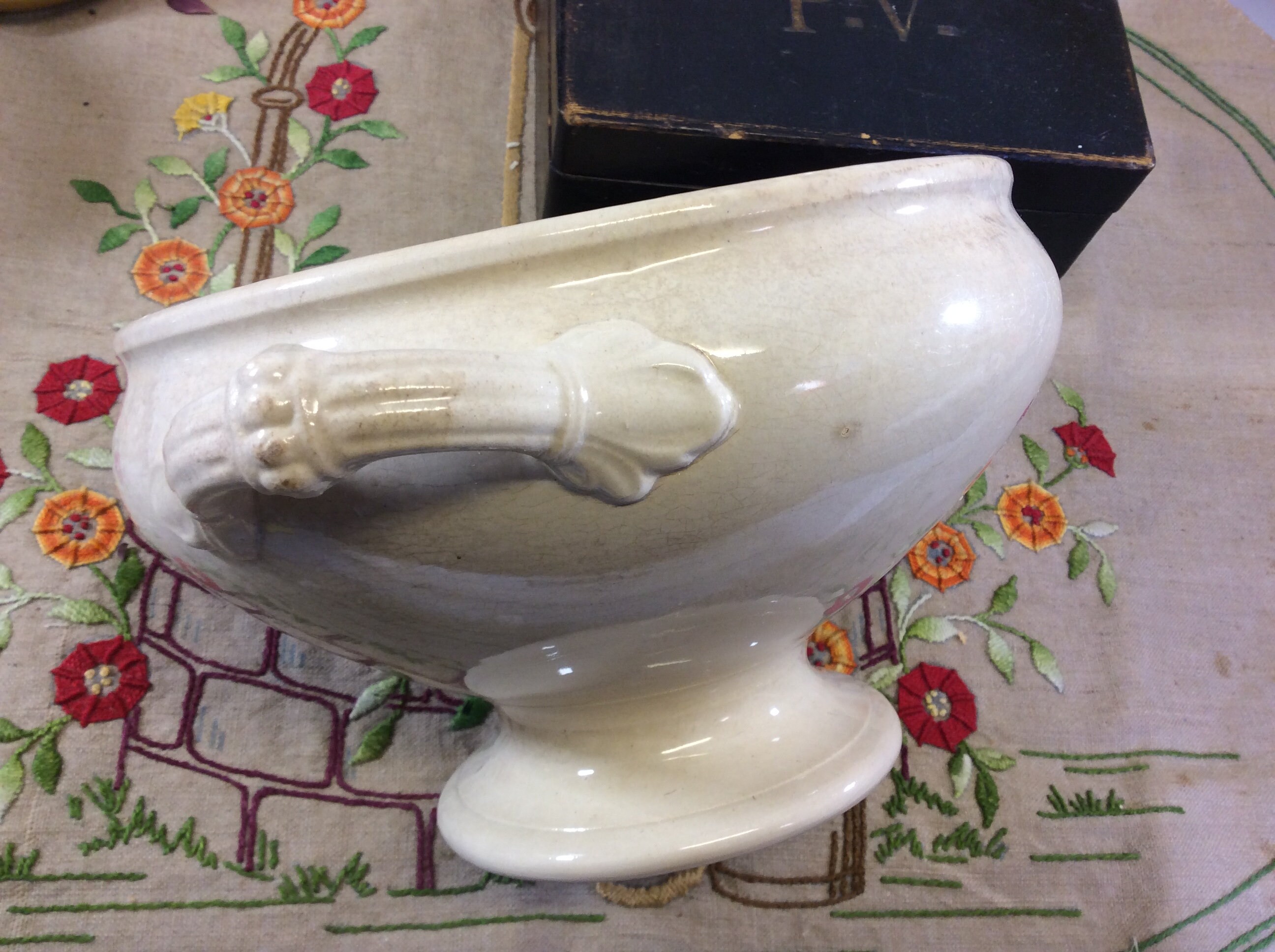 Français Antique Fenal Badonviller Teastained Tureen, 1930S Lichen Souptureen, Français Tureen