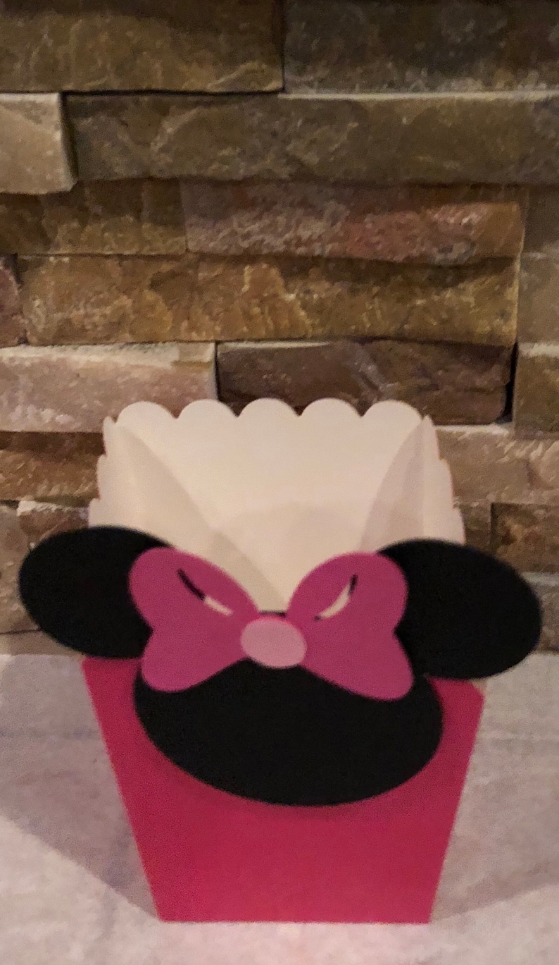 Small PopcornCandy Box Silhouette with bow tie
