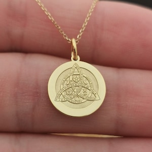 Dainty 14k Solid Gold Triquetra Necklace, Personalized Witch&#39;s Knot Coin Necklace, Witch&#39;s Knot Jewelry, Gold Triquetra Pendant