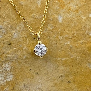 Diamond Solitaire Necklace in 14k Solid Gold/ Bridesmaid Gift/ Delicate Solitaire Necklace/ Floating Diamond/ Diamond Layering