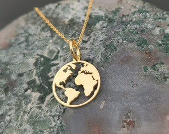 14k Solid Gold Earth Necklace, Dainty World Map medallion Necklace, Gold Coin Globe Necklace, Gold Disc WanderLust Necklace, Globetrotter