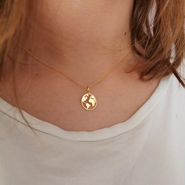 14k Solid Gold Earth Necklace, Dainty World Map medallion Necklace, Gold Coin Globe Necklace, Gold Disc WanderLust Necklace, Globetrotter