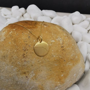 14k Massivgold Widder Constellation Kette: Mattgold Sternzeichen Anhänger