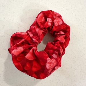 ☆送料・関税込☆VINTAGE HOLLYWOOD★Heart Color Scrunchie★ Cinnamoroll Apple Watch® Band - Scrunchie - Sonix