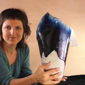 Elegant white and blue Raku ceramic corner lamp - atmospheric lampshade - table lamp - Raku pottery - Nevenka Martinello L18