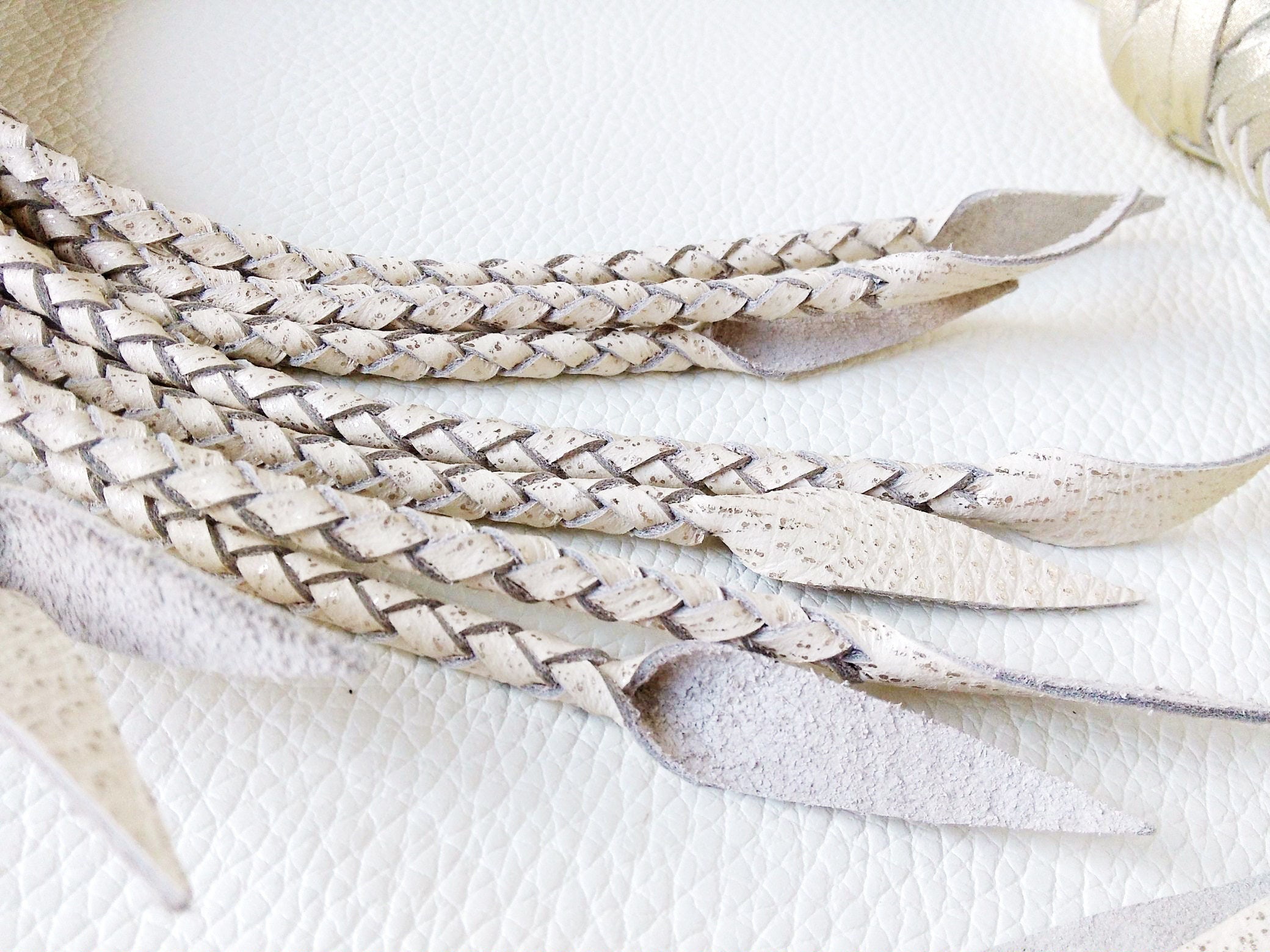 Handgeweven zwart en goud echt lederen Cat O' Nine Tails Zweep | 60 cm Handgeweven zwart en goud echt lederen Cat O' Nine Tails Zweep | 60 cm