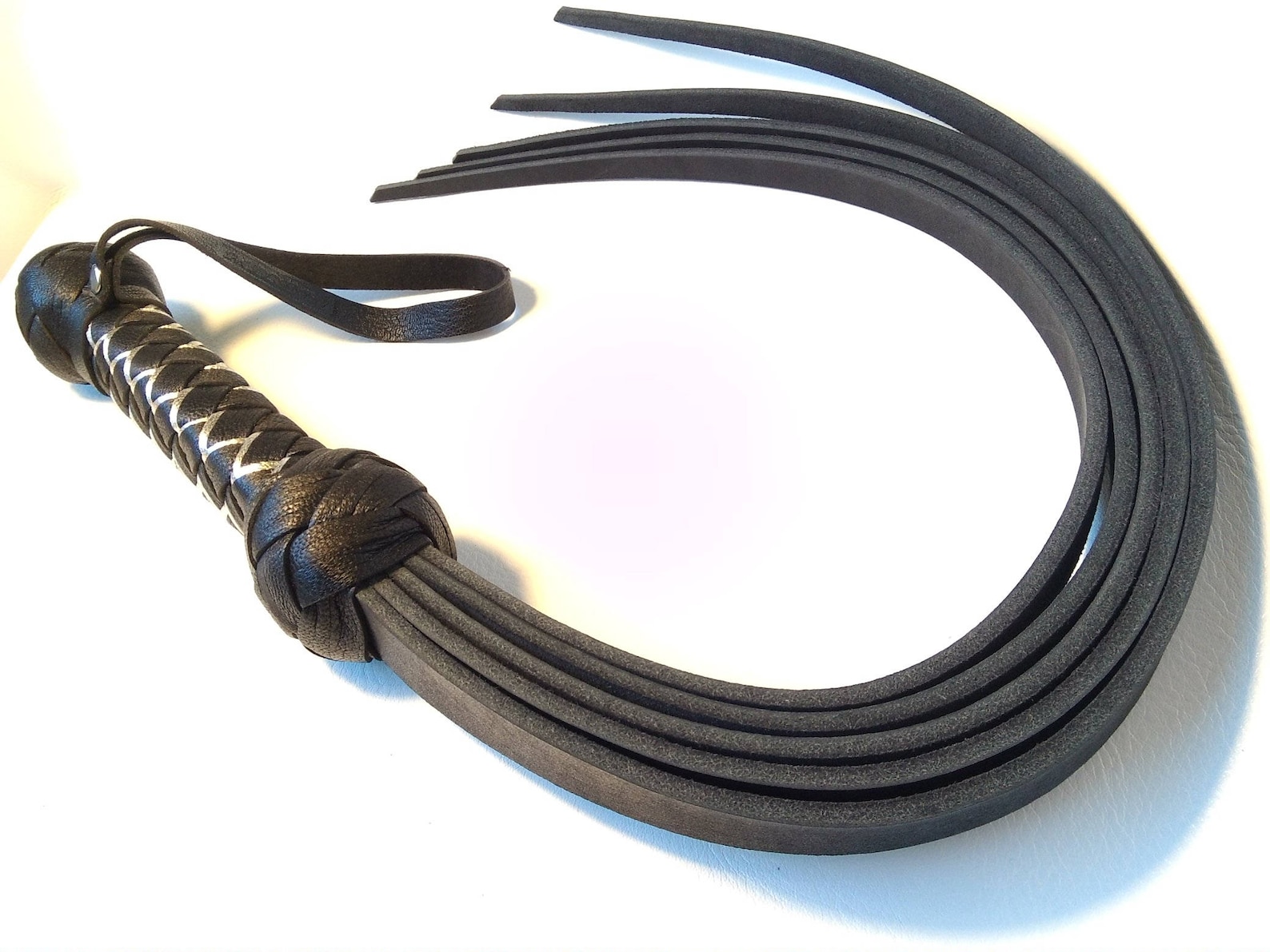 Male Bondage Male Sex Bondage Leather Flogger Diamonds BDSM Sex BDSM Spanking Flogger Whip For Sex Role Play