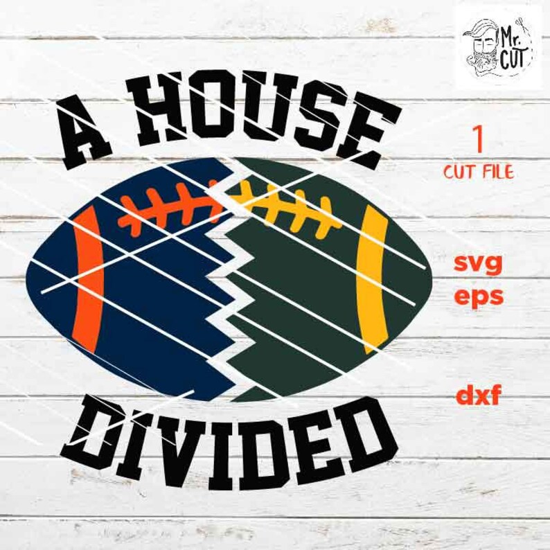 Puede incluir: Un dise&ntilde;o de archivo de corte SVG de una casa dividida con un bal&oacute;n de f&uacute;tbol dividido por la mitad, un lado azul y naranja, el otro verde y amarillo. El texto "A HOUSE DIVIDED" est&aacute; en negro.