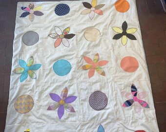 Vintage 1960s Mid-Century Handmade Medium Weight Quilt Throw Twin 69”x 55”
