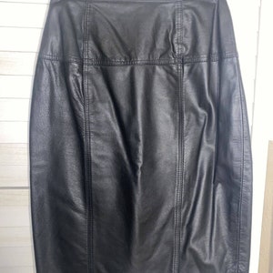 Vintage CHAUS 100% Leather Pencil Skirt w slit Lined Size 6