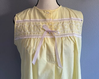 Vintage 60s Cotton Embroidered Yellow and White Nightgown Medium