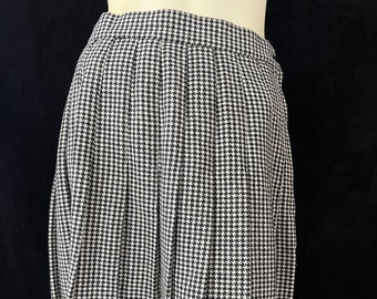 Women's Vintage Hounds Tooth Pleated Skirt Size 10