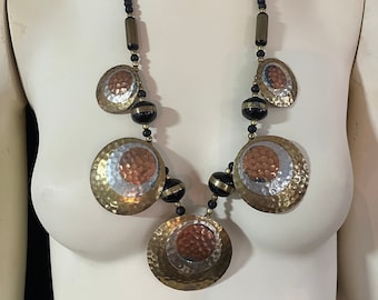 Collar vintage de metal mixto